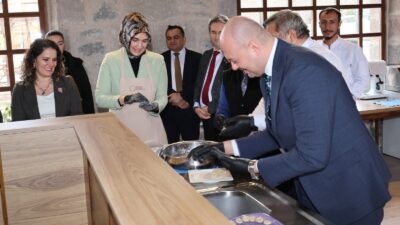 MUTFAKTA SADECE LEZZET DEĞİL, SEVGİ DE YOĞRULDU Afyonkarahisar Olgunlaşma Enstitüsü