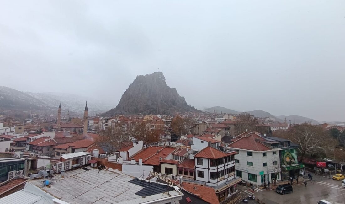 Afyonkarahisar Valiliği, kent genelinde etkili olması beklenen olumsuz hava koşullarına
