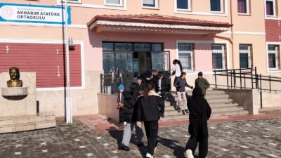 Proje kapsamında okulda oluşturulan Maarif Makamı – Öğrenci Temsilcisi Ofisi,