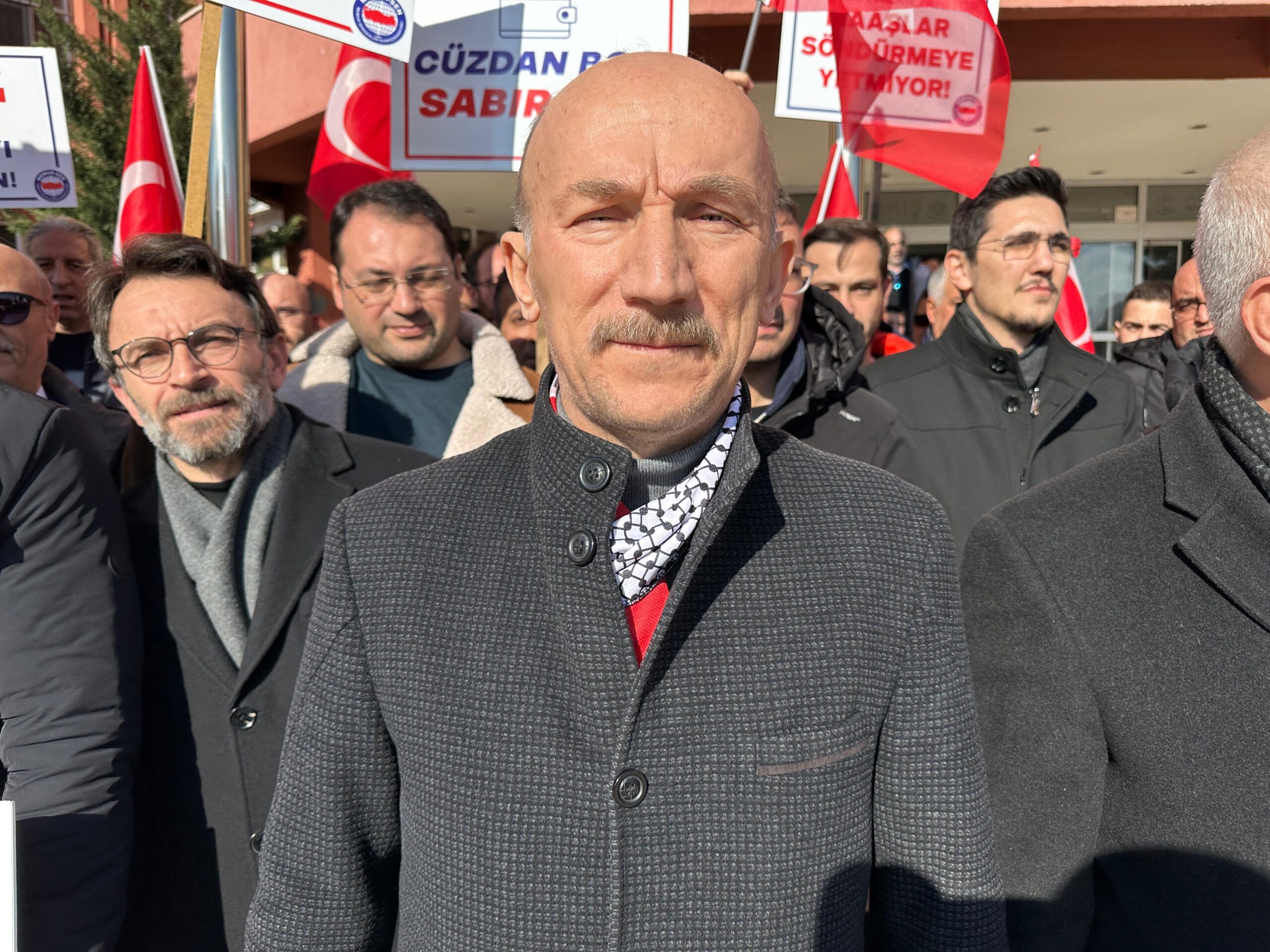 Kamu çalışanlarının yaşadığı ücret adaletsizliği ve gelir kaybına yönelik tepkiler