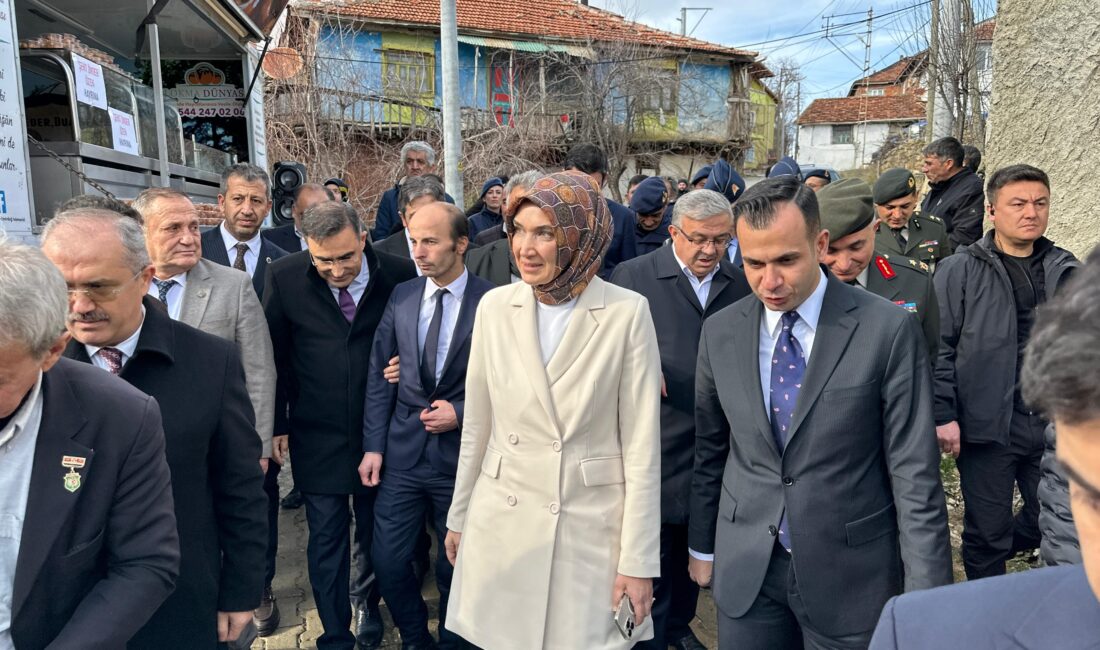 Afyonkarahisar Valisi Doç. Dr. Kübra Güran Yiğitbaşı, Sinanpaşa ilçesine bağlı