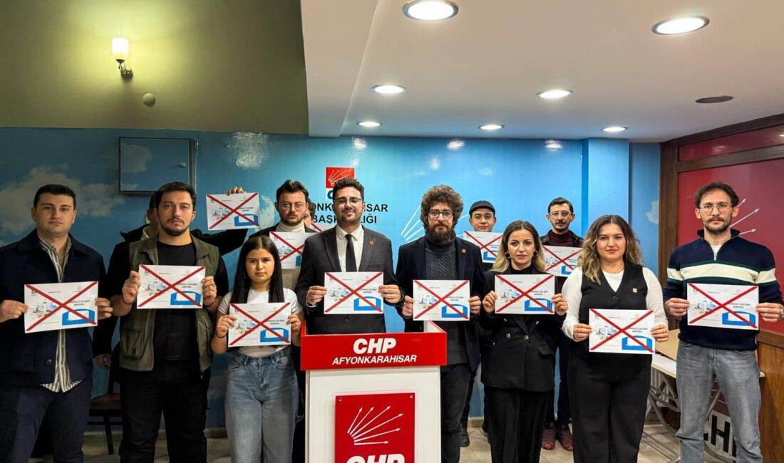 CHP Afyonkarahisar İl Gençlik Kolları Başkanı Alperen Kayhan ve yönetim