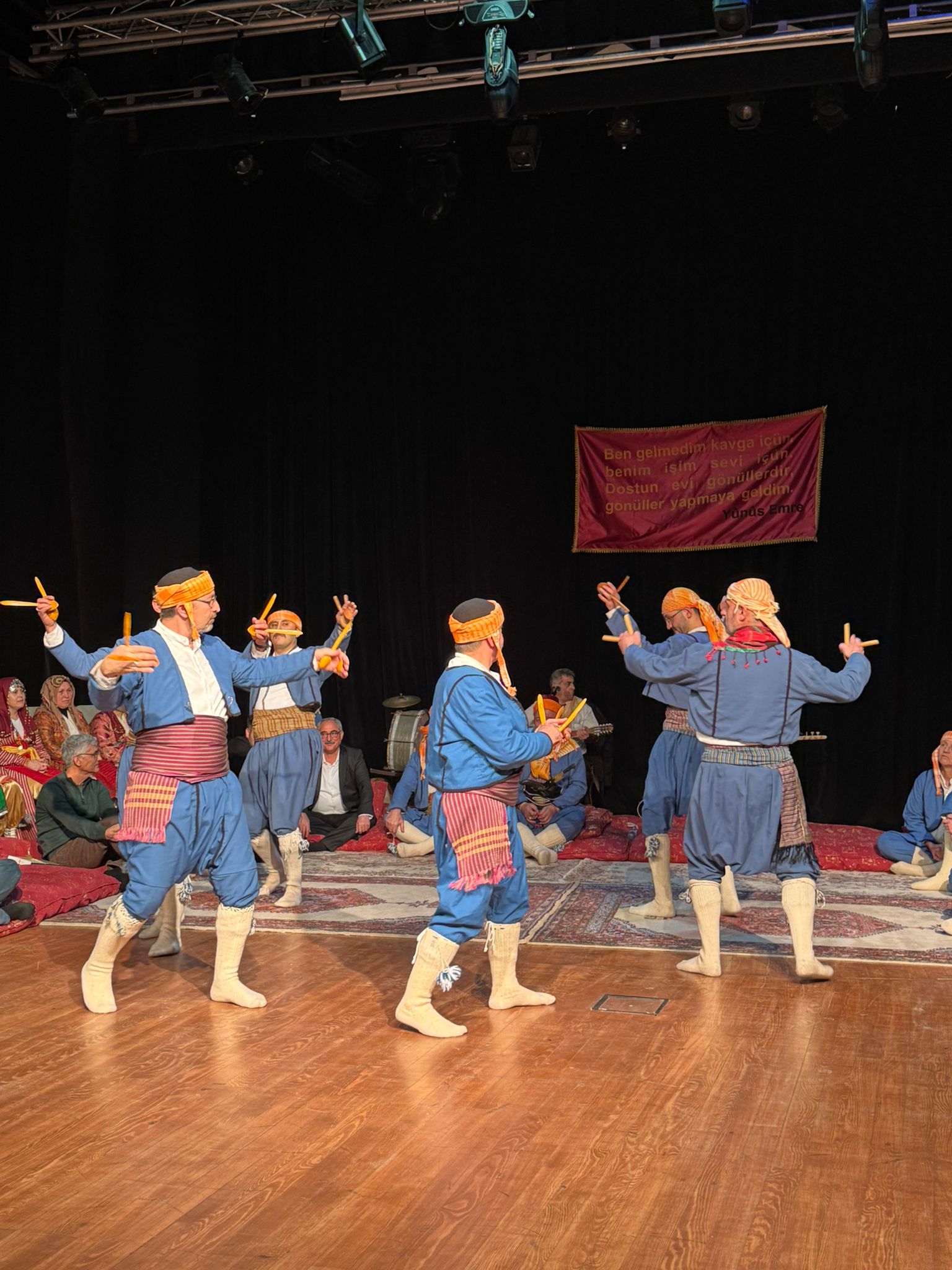 Ankara’da Sandıklılılar Vakfı (SANVAK) tarafından düzenlenen Yarenler Gecesi, hem protokol