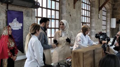 TRT 1 ekranlarında yayınlanan “Alişan’la Hayata Gülümse” programı ekibi, Afyonkarahisar’ın