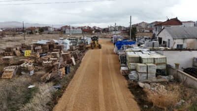 Bolvadin Belediyesi, üretim bölgelerindeki ulaşım konforunu artırmak için başlattığı çalışmaları