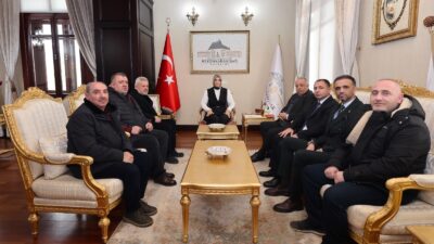 Afyonkarahisar Valisi Doç. Dr. Kübra Güran Yiğitbaşı, kentteki fırıncı esnafını