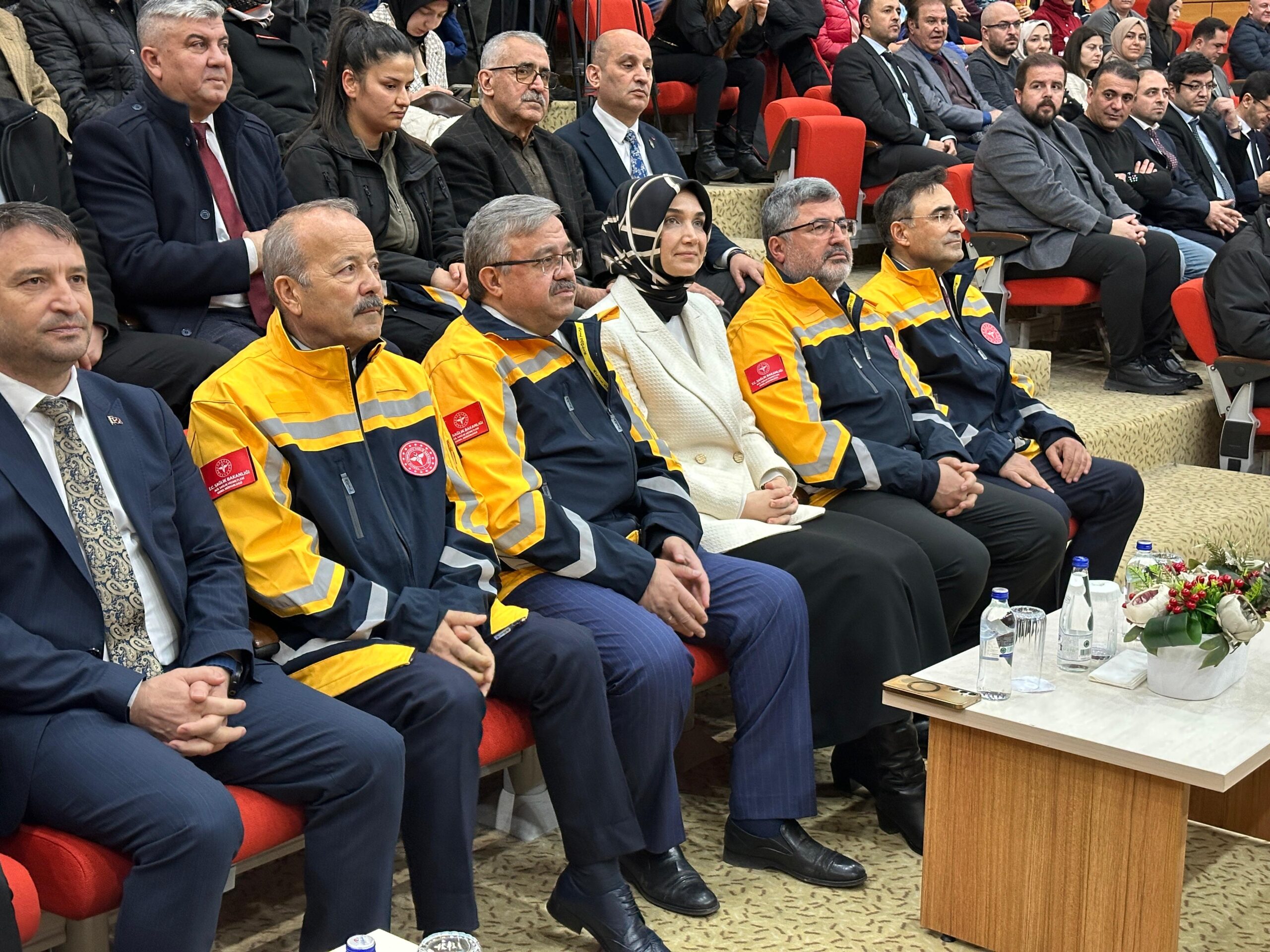 &nbsp; “Sağlıklı Türkiye Yüzyılı” vizyonu doğrultusunda, Acil Sağlık Hizmetleri’nin gücünü