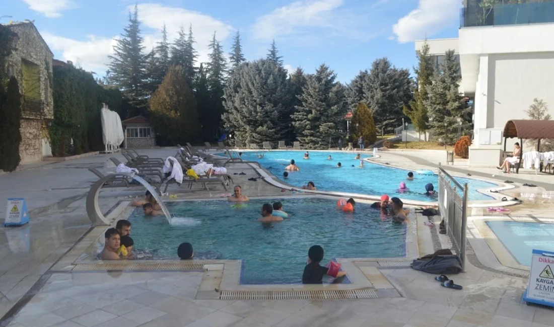 Yarıyıl tatiliyle birlikte Türkiye’nin termal başkenti Afyonkarahisar’da turizm hareketliliği zirveye