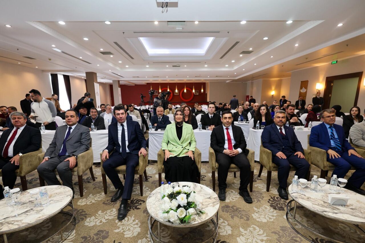 AFYONKARAHİSAR (AA) – Afyonkarahisar Valisi Kübra Güran Yiğitbaşı, 10 Ocak