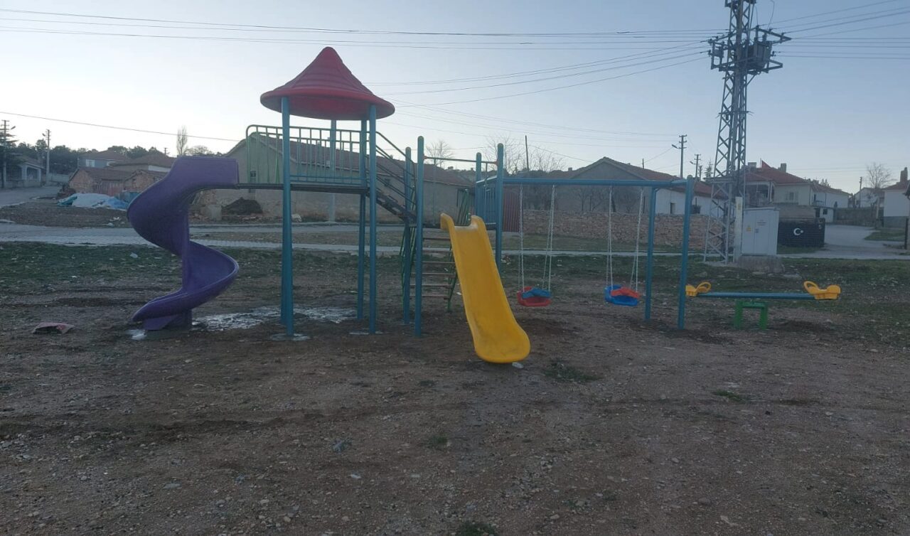 AFYONKARAHİSAR (AA) – Afyonkarahisar Valisi Kübra Güran Yiğitbaşı, Emirdağ'ın Yüreğil