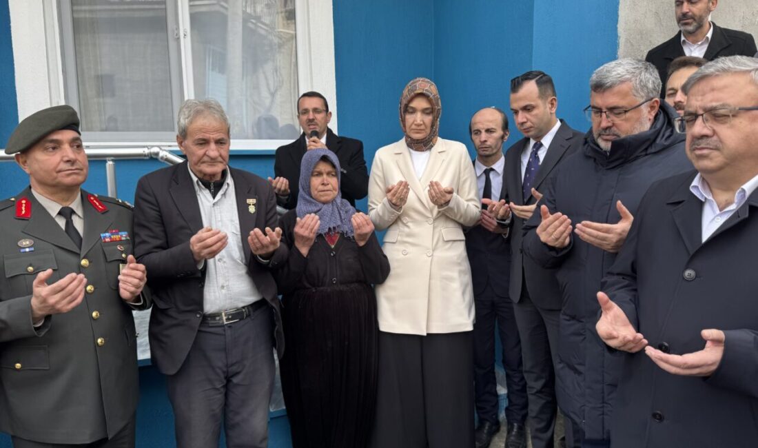 AFYONKARAHİSAR (AA) – Afyonkarahisar Valisi Kübra Güran Yiğitbaşı, Sinanpaşa ilçesinde