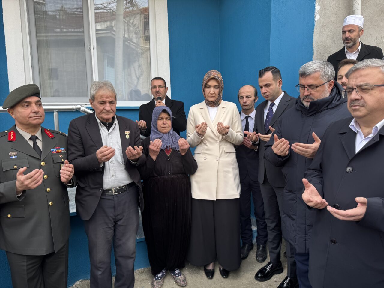 AFYONKARAHİSAR (AA) – Afyonkarahisar Valisi Kübra Güran Yiğitbaşı, Sinanpaşa ilçesinde