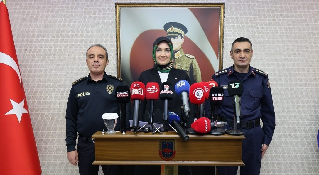 AFYONKARAHİSAR (AA) – Afyonkarahisar Valisi Kübra Güran Yiğitbaşı, aylık basın