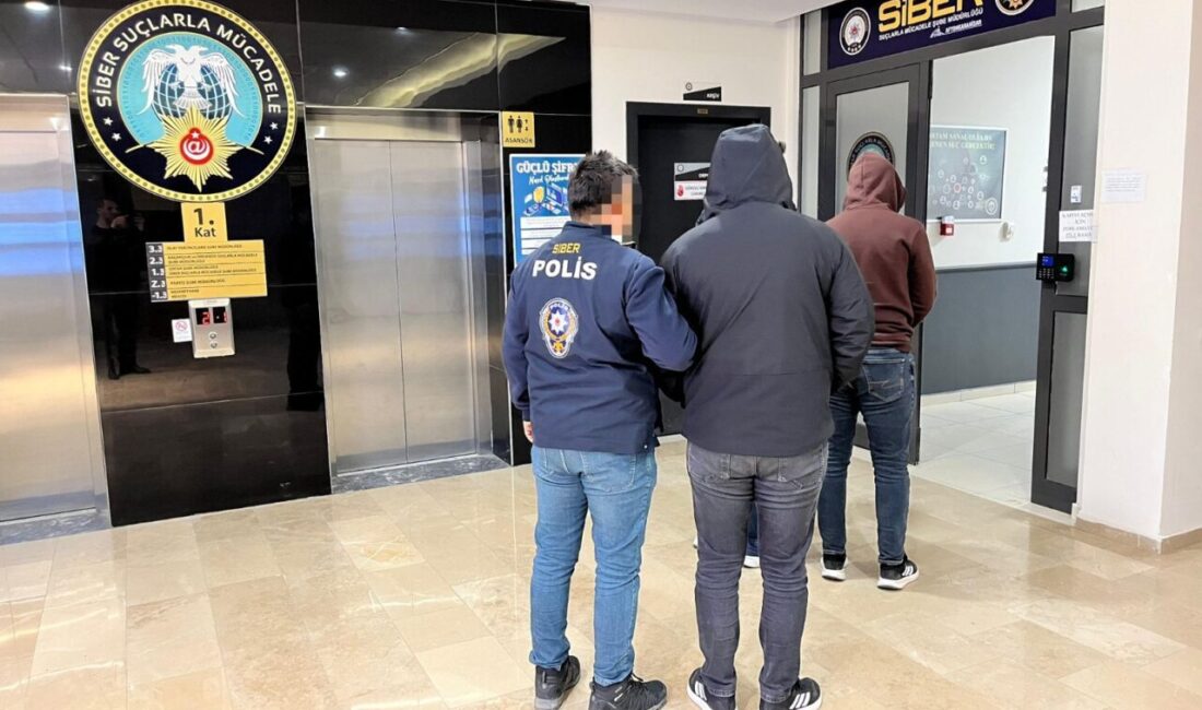 AFYONKARAHİSAR (AA) – Afyonkarahisar'da düzenlenen dolandırıcılık operasyonunda yakalanan 2 zanlı