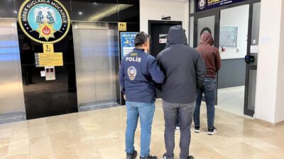 AFYONKARAHİSAR (AA) – Afyonkarahisar'da düzenlenen dolandırıcılık operasyonunda yakalanan 2 zanlı