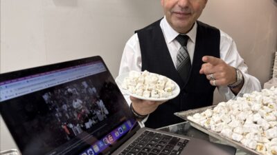 AFYONKARAHİSAR (AA) – Afyonkarahisar'da lokumcu esnafı, Anadolu Ajansının (AA) gözünden