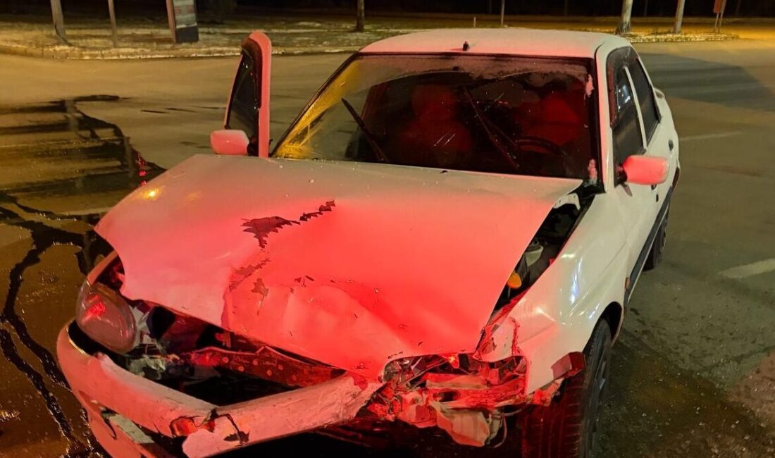 AFYONKARAHİSAR (AA) – Afyonkarahisar’da iki otomobilin çarpışması sonucu 4 kişi