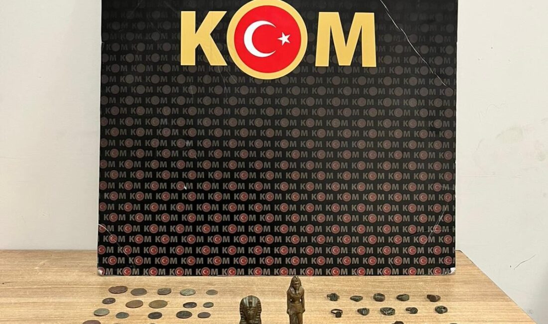 AFYONAKARAHİSAR (AA) – Afyonkarahisar'ın Bolvadin ilçesinde tarihi eser niteliğinde 55