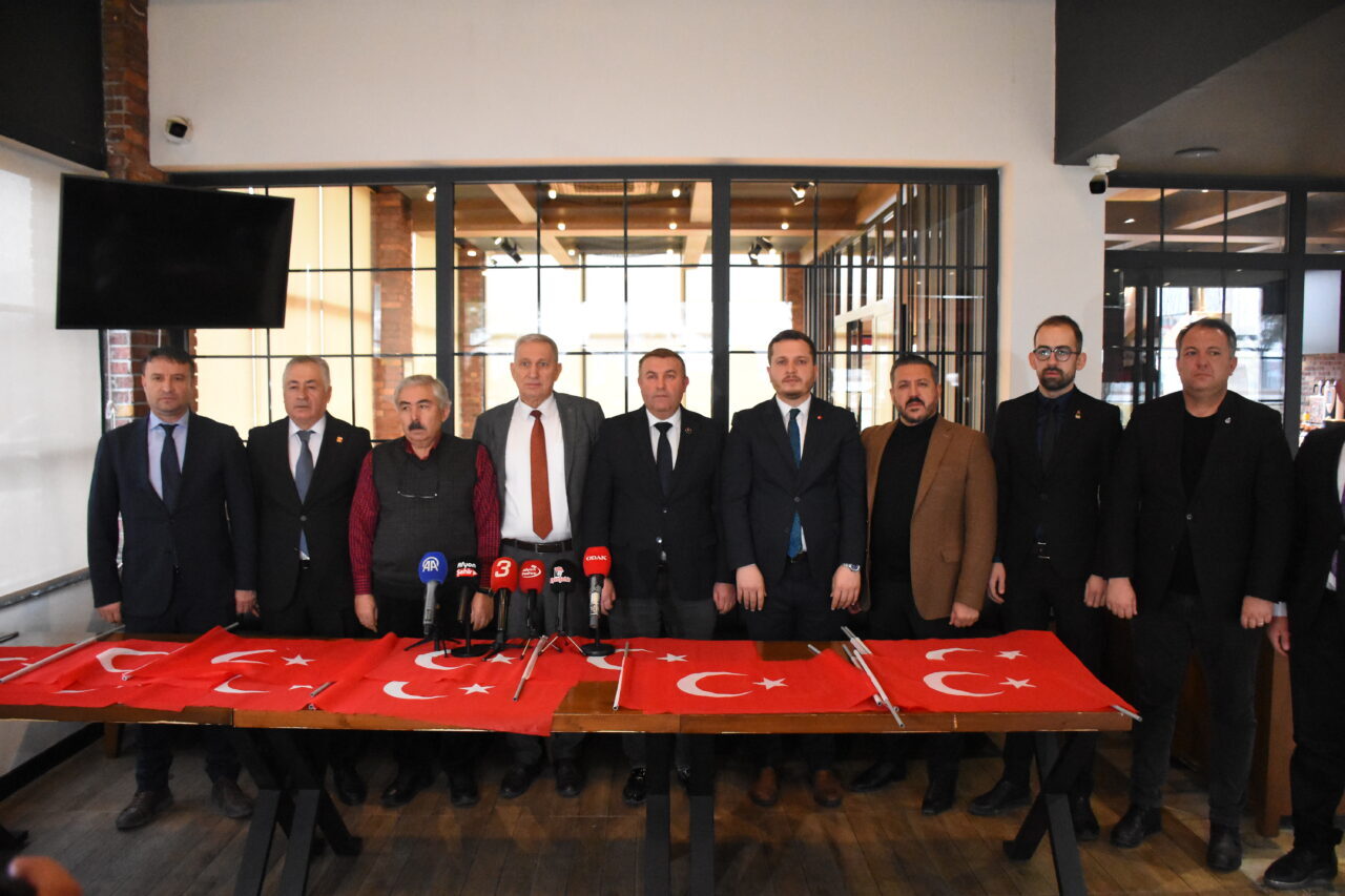 AFYONKARAHİSAR (AA) – Afyonkarahisar'da siyasi partilerin il başkanları, terör örgütü