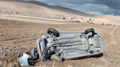 AFYONKARAHİSAR (AA) – Afyonkarahisar'ın Dinar ilçesinde tır ile otomobilin çarpışması