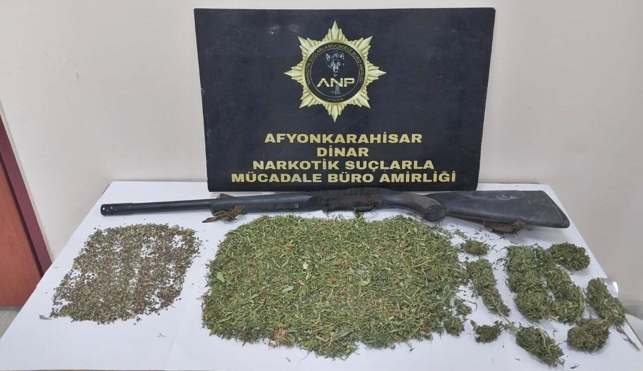 AFYONKARAHİSAR (AA) – Afyonkarahisar'ın Sandıklı ilçesinde düzenlenen uyuşturucu operasyonunda yakalanan
