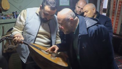 Sanatçılarla Buluşma AK Parti Afyonkarahisar İl Başkanı Turgay Şahin, kentte