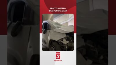 Bursa’da seyir halindeyken lastiği patlayan araç metro istasyonuna daldı. Merdivenlerde