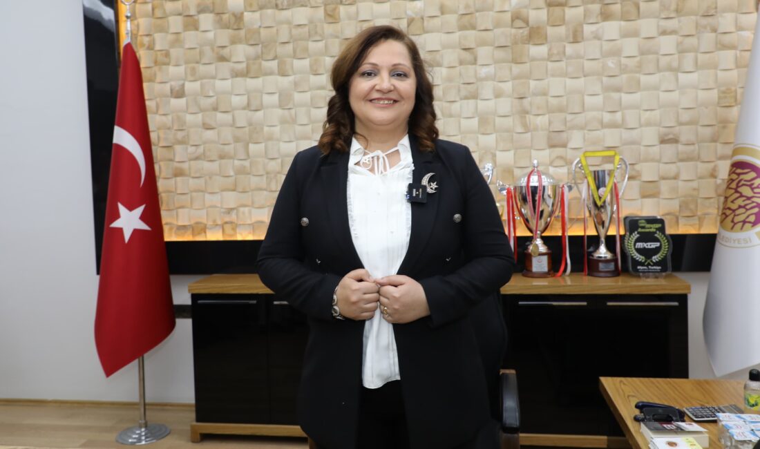 Afyonkarahisar Belediye Başkanı Burcu Köksal, Türk tiyatrosunun duayen ismi Haldun