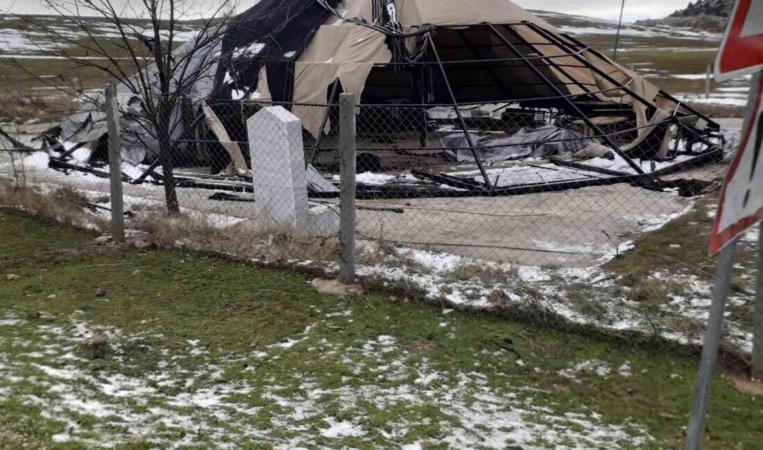 Afyonkarahisar’ın Dinar ilçesinde düğün ve eğlenceler için yapılan Yörük Kıl