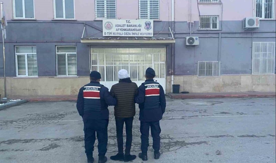Afyonkarahisar’da çeşitli suçlardan aranan 51 şahıs jandarma tarafından yakalanırken, şahıslardan