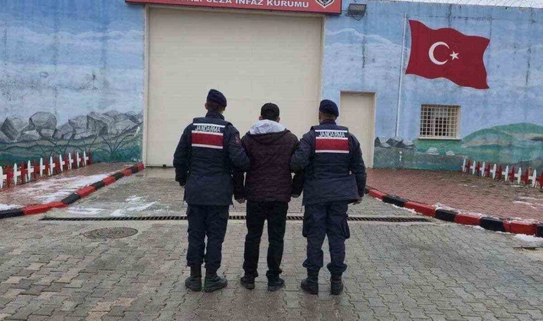 Afyonkarahisar’da çeşitli suçlardan aranan 24 kişi Jandarma tarafından yakalanırken şahıslardan