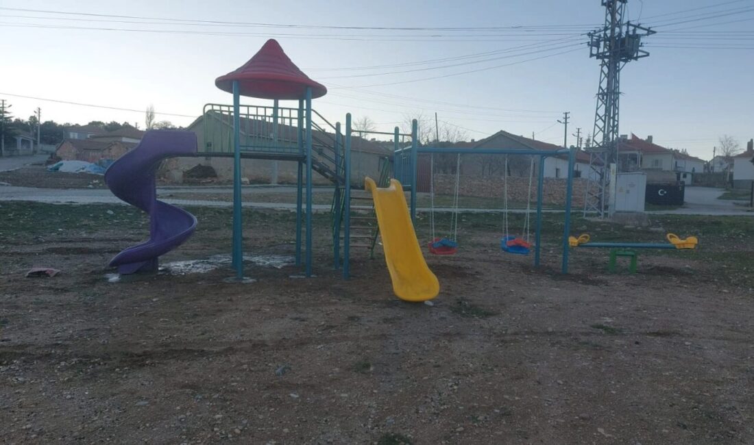 Afyonkarahisar’ın Emirdağ ilçesine bağlı Yüreğil köyünde eğitim gören çocukların okullarına