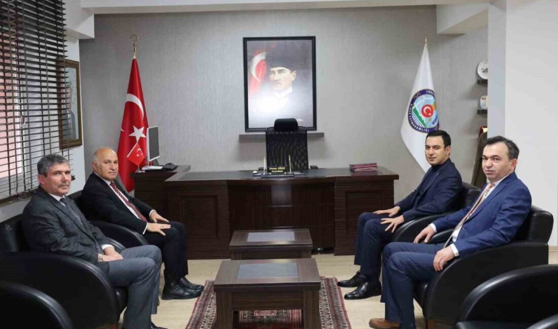 Afyonkarahisar’ın Dinar ilçesinde eğitim faaliyetlerinin değerlendirildiği toplantı gerçekleştirildi. Milli Eğitim