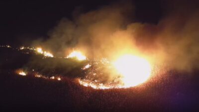 Yangın, gölün Bolvadin ilçe sınırları kısmında kalan bölgede çıktı. Gölün
