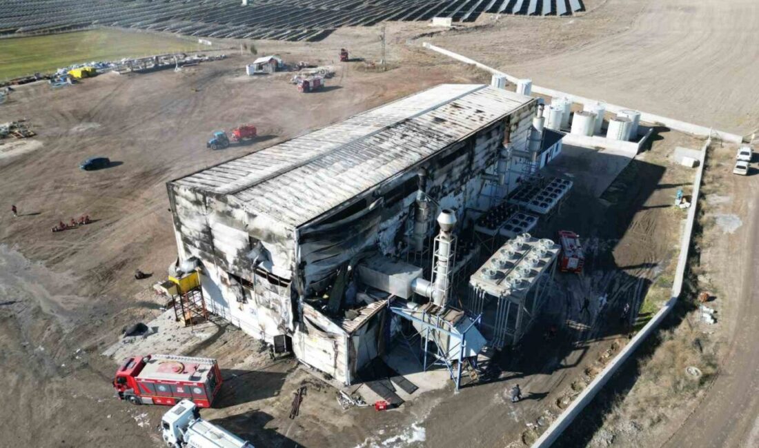 Afyonkarahisar’da elektrik üretim tesisinde çıkan yangın itfaiye ekiplerinin uzun uğraşları