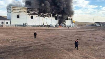 Afyonkarahisar’da bir elektrik üretim tesisinde yangın çıktı. İtfaiye ekiplerinin müdahale