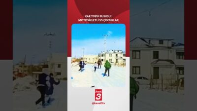 Kar topu pususu atan çocuklarla motosiklet sürücüsünün mücadelesi… 📶https://kanal3.com.tr/ Sosyal