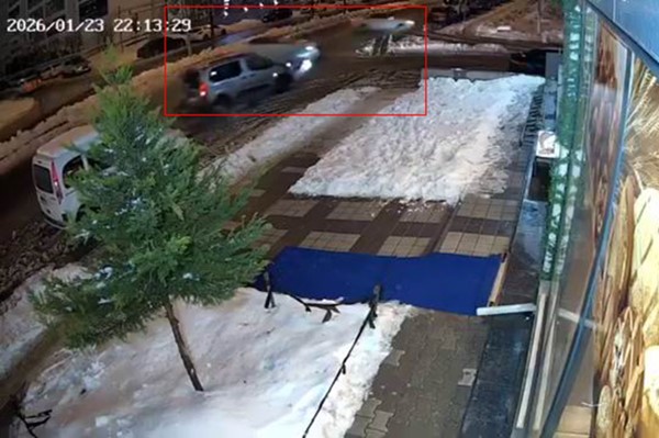 Diyarbakır’ın Bağlar ilçesinde 6 aracın karıştığı zincirleme kazada 3 kişi