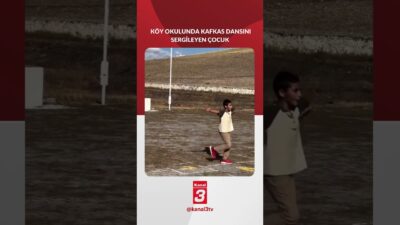 Kars’taki bir köy okulunda Kafkas dansını sergileyen çocuk yüzleri gülümsetti.