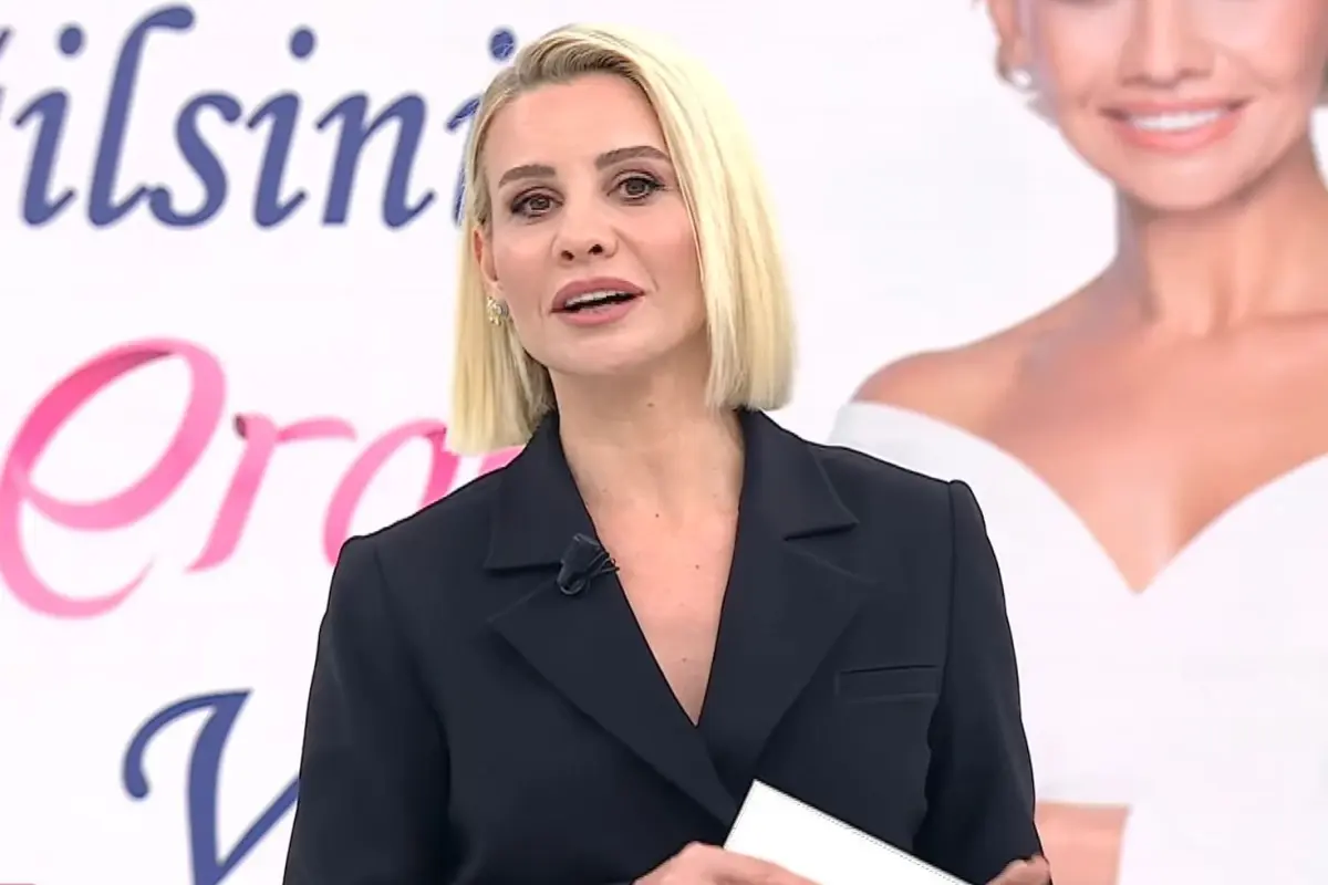 Ünlü sunucu Esra Erol, canlı yayında kullandığı ifadelerin ardından gelen