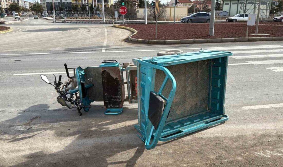 Afyonkarahisar’da tırın mopete çarpması sonucu meydana gelen trafik kazasında bir