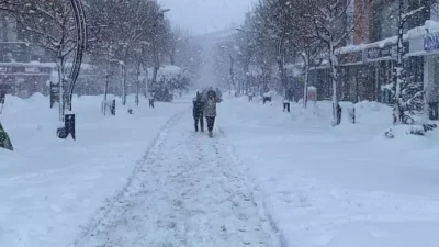 Kar yağışının ardından gökyüzünün açılmasıyla birlikte oluşan şiddetli ayaz, Abant