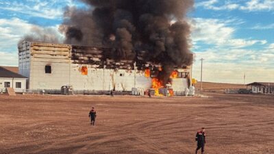 Afyonkarahisar'da bir elektrik üretim tesisinde yangın çıktı. İtfaiye ekiplerinin müdahale