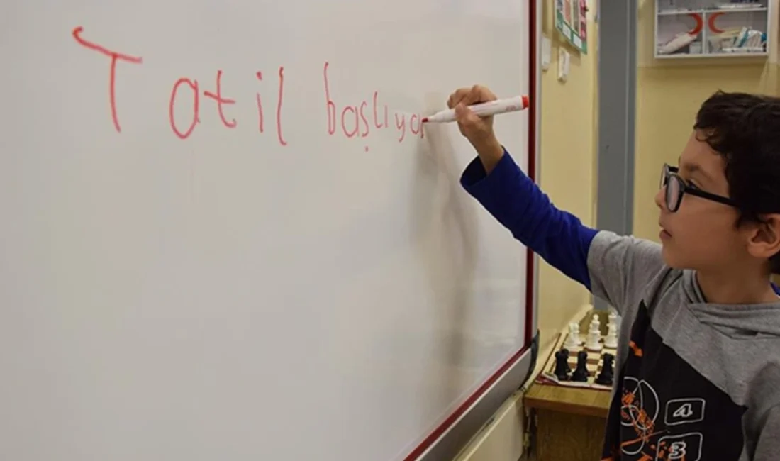 İşte okul sıralarına ara verilecek o tarihler… 15 TATİL (YARIYIL