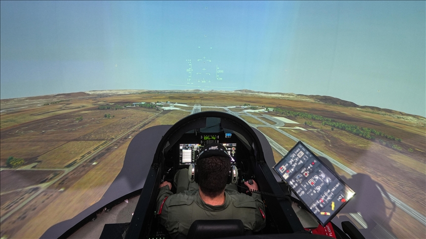 Türk savunma sanayisinin yeni nesil jet eğitim uçağı HÜRJET'in İspanya'ya