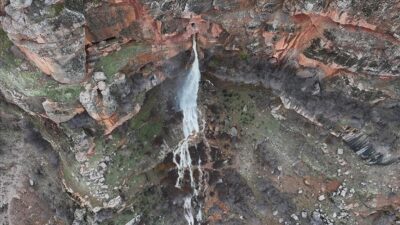 Kayseri'nin Yahyalı ilçesinde geçmişte darphane olarak kullanılan Zebil Mağarası'ndan çıkan