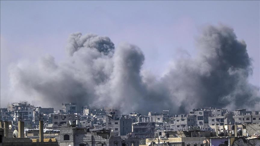 İsrail'in Gazze Şeridi'ne saldırılarında biri çocuk 9 Filistinli yaşamını yitirdi.