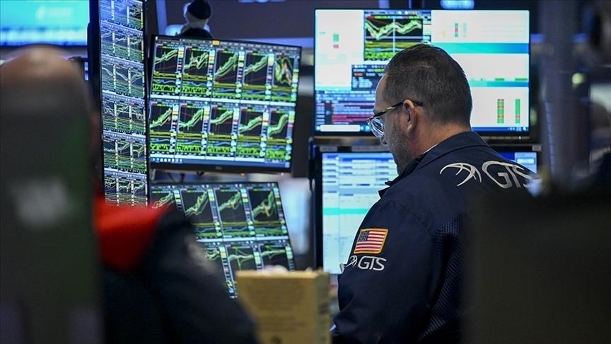 Küresel piyasalarda, teknoloji hisselerindeki yüksek değerleme endişeleri ve yazılım sektöründe