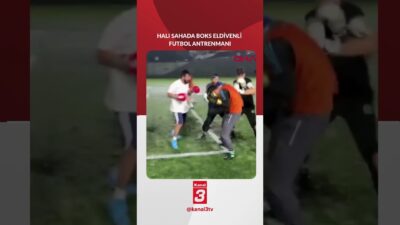 Bursa’da boks eldivenleriyle halı sahaya çıkan bir grup sporcu, hem