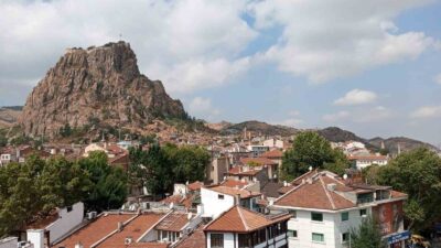 Afyonkarahisar merkezde 13 Şubat cuma günü saat 14.21 itibarıyla hava